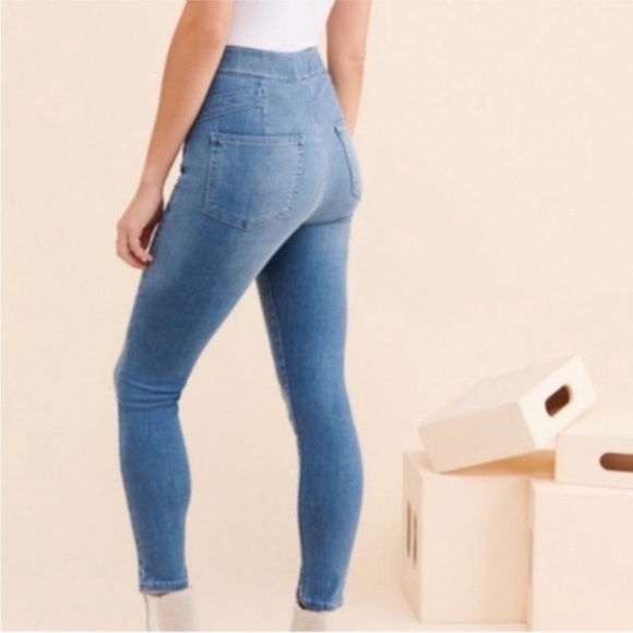 NWT FREE PEOPLE FEEL ALRIGHT SKINNY JEANS SIZE 24 - Picture 4 of 5